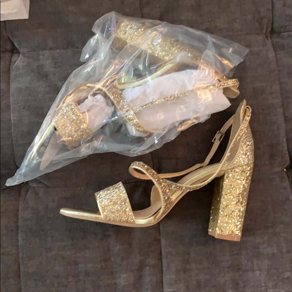 Gold heels - Jewel By Badger Mischka